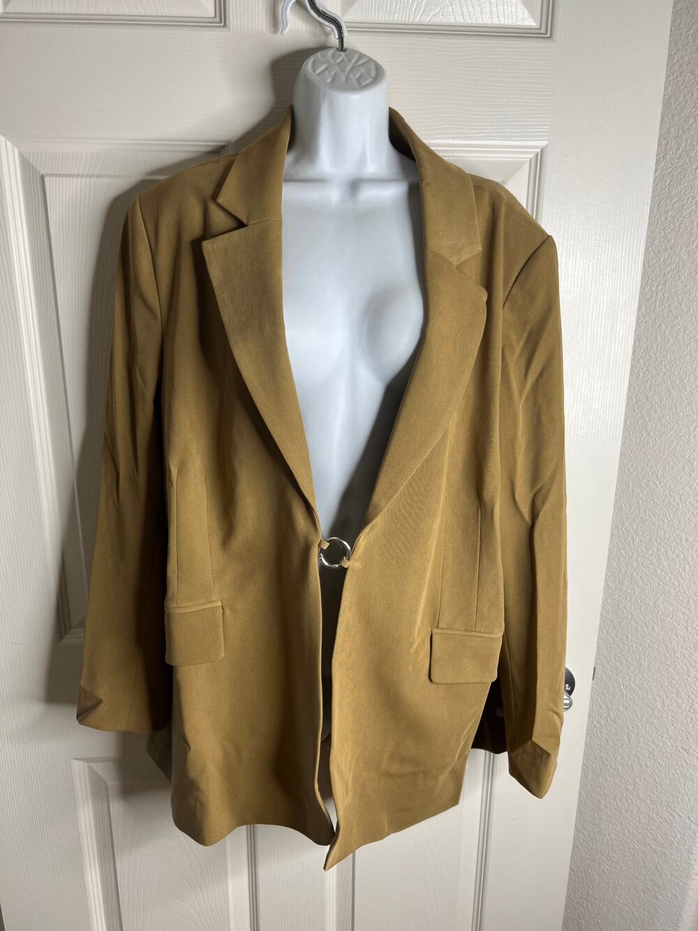 Danielle Bernstein Women's Silver Ring Closure Blazer Tan NEW ~ Size 3X